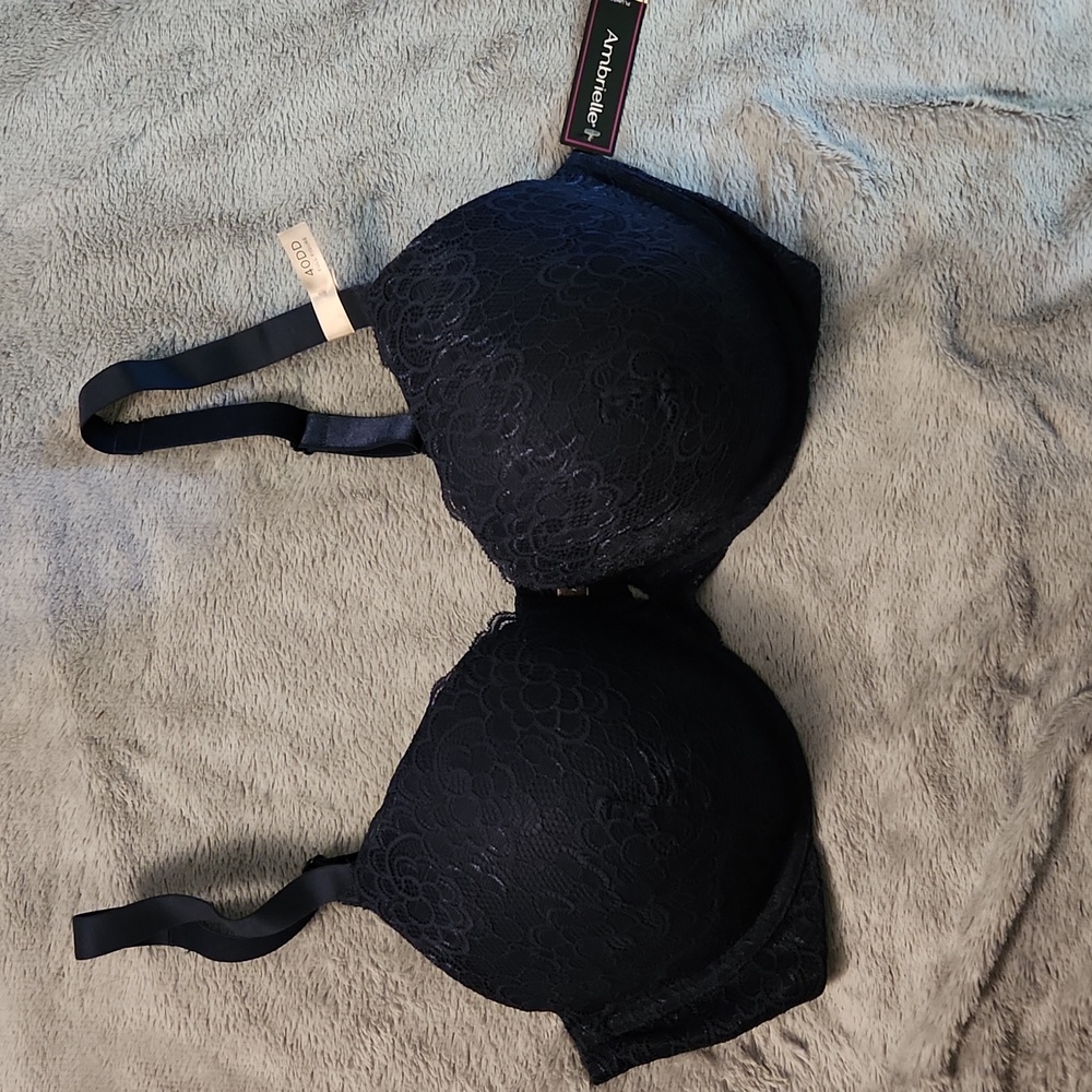 Ambrielle Elegant Navy Blue Lace Bra